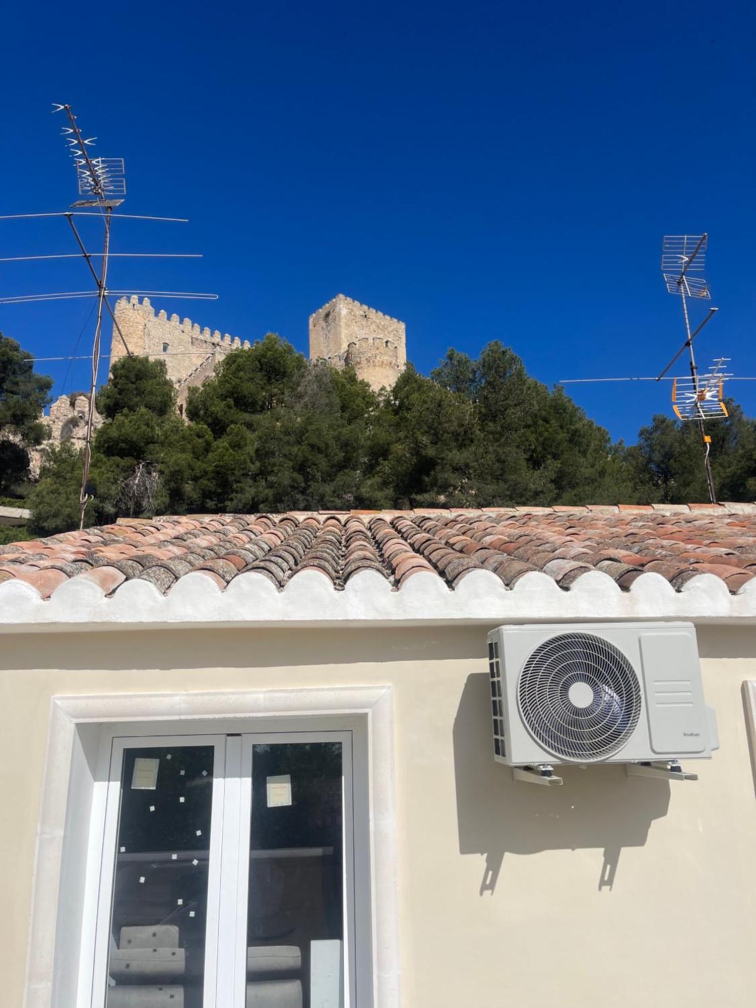 Attic Castillo Almansa Dış mekan fotoğraf